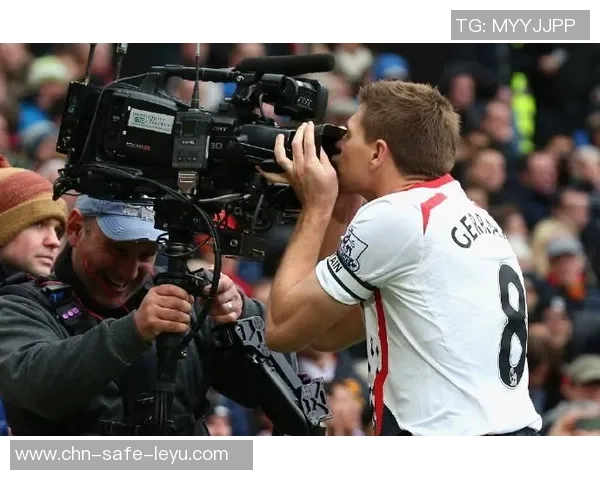 齐达内在天下足球中的精彩解说词与足球哲学探讨